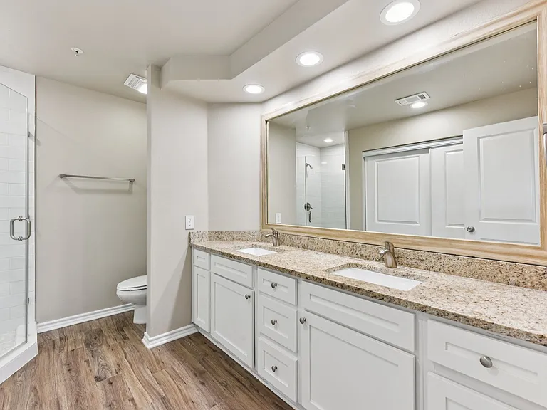 Waters Edge Apartment Homes — Photo 127