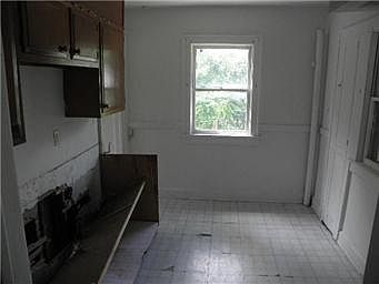 4th image of 3324 Agnes Ave