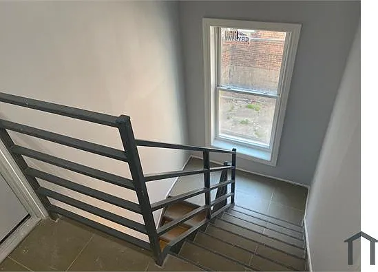 593 Euclid Ave #2R — Photo 15