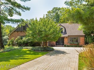20130 Village Dr, Beverly Hills, MI 48025