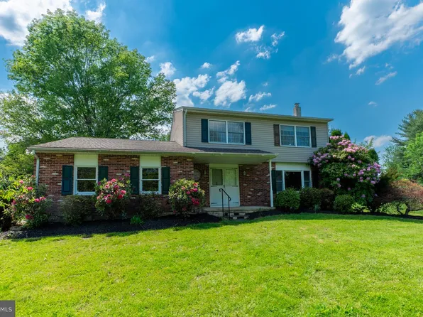 223 Trythall Rd, Elverson, PA 19520