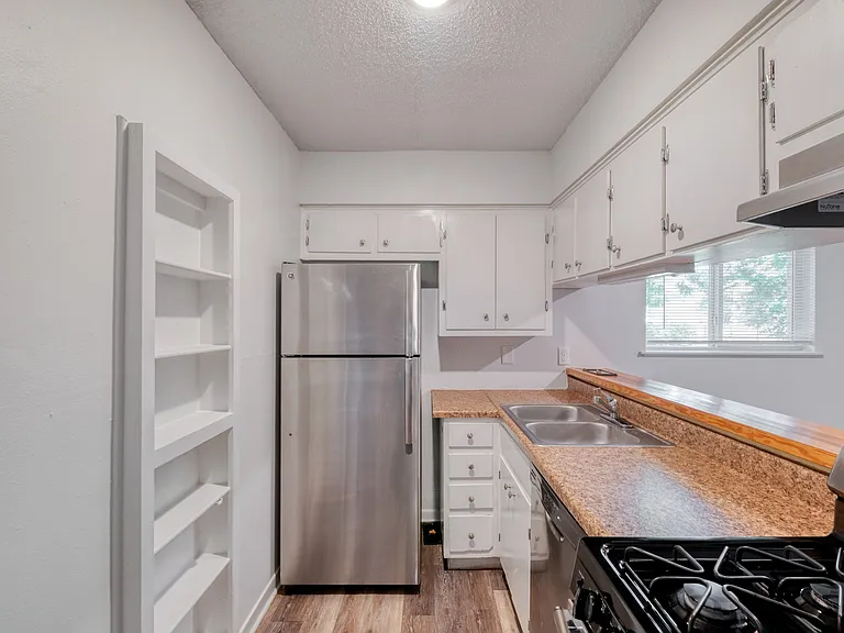 5210 Joe Sayers Ave #E — Photo 11