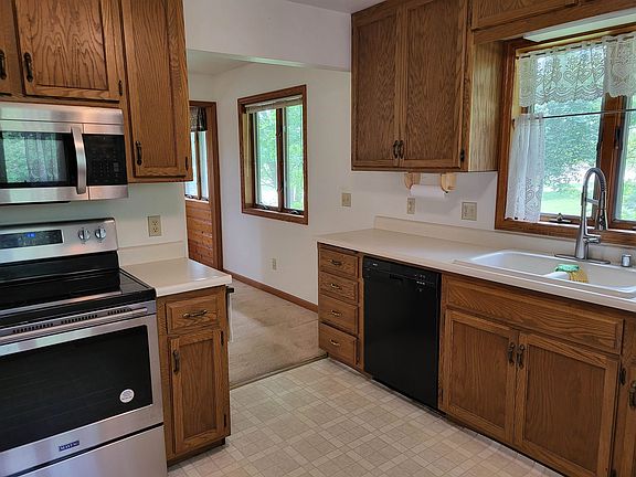 3rd image of 1246 Washington Rd