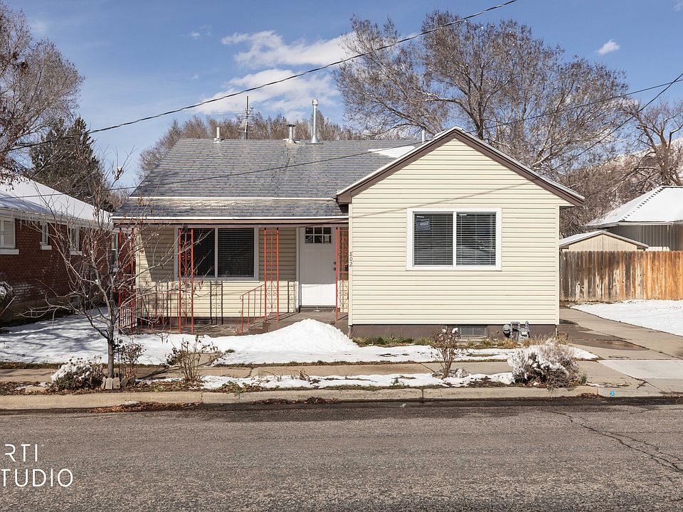 1st image of 802 Canyon Rd