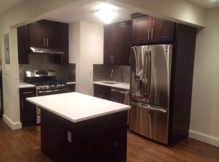 2650 28th St, Astoria, NY 11102