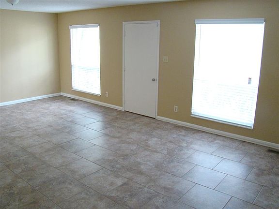 2nd image of 743 Doyne Dr