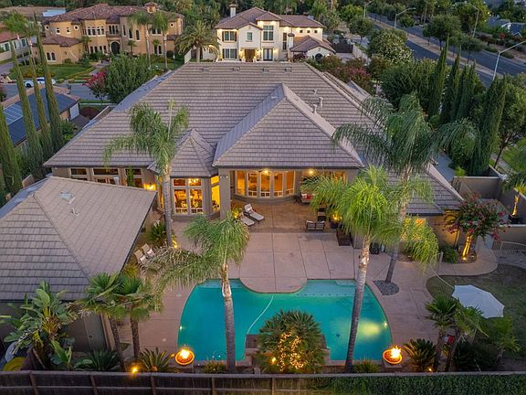 2nd image of 2016 E Sawgrass Ave