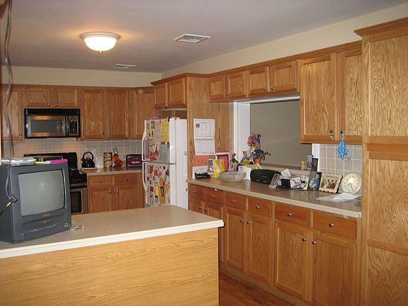 kitchen with breakfast nook