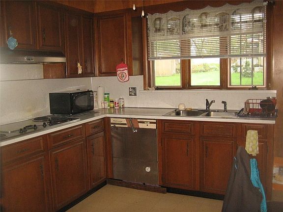 2nd image of 239 Forest Ave