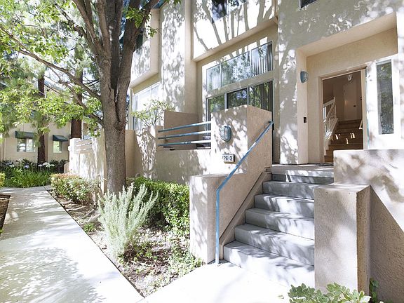 2nd image of 426 Galleria Dr APT 3