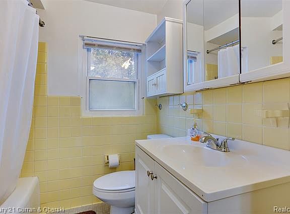 2nd image of 1089 Putney Dr