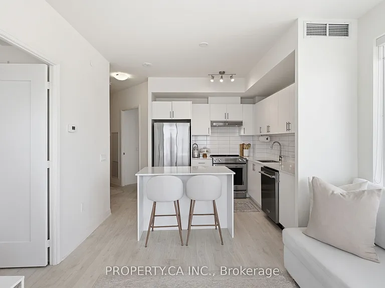 9000 Jane St #2421 — Photo 5