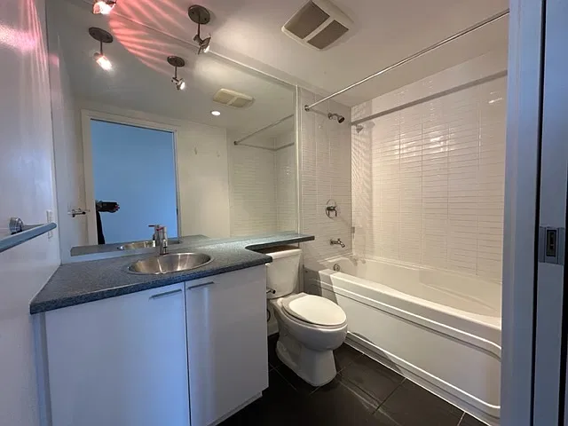 2 bed, 1.5 bath, 807 sqft, $3,600 — Photo 4