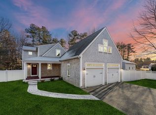 2 Pinecone Ln, East Freetown, MA 02717