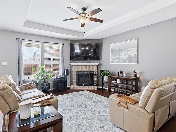 2nd image of 409 Mariscal Pl