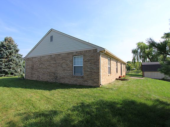 4th image of 33 Morse Cir