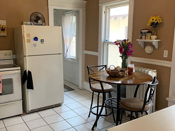5th image of 2937 N Farwell Ave