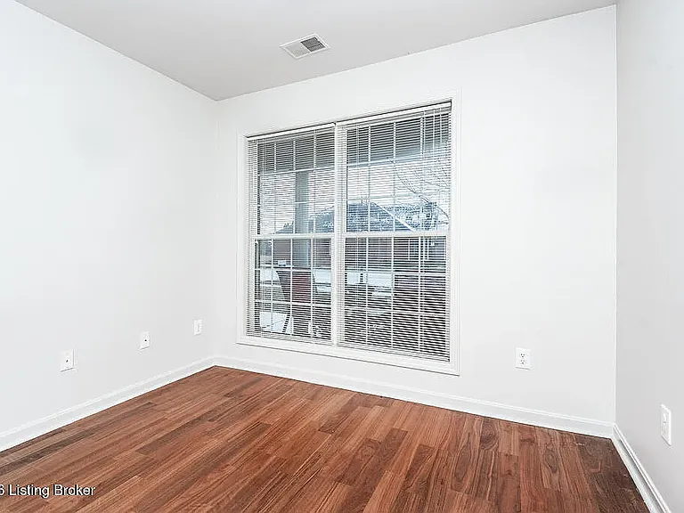 1107 Belmont Park Way — Photo 14