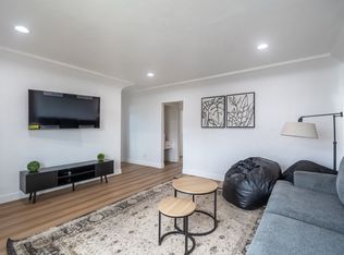 3405 W 75th St, Los Angeles, CA 90043