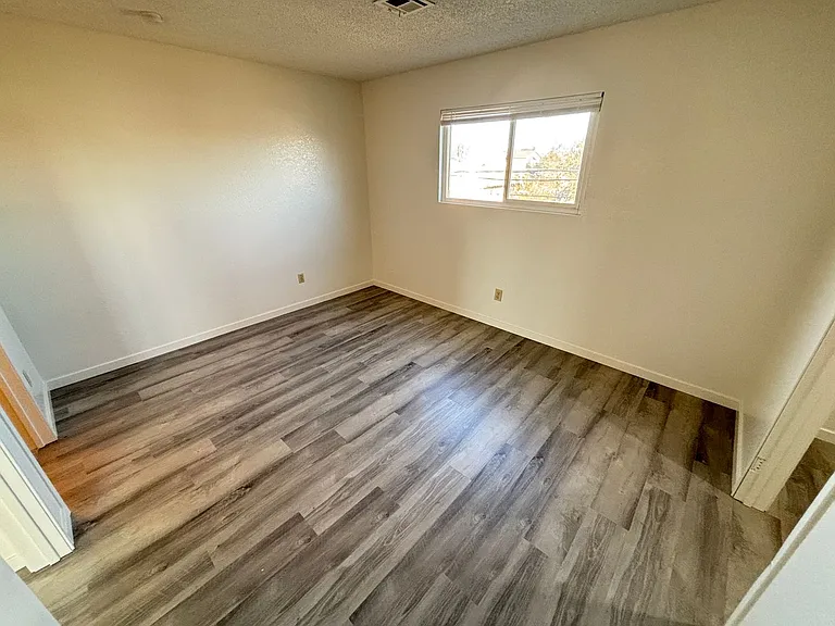 2036 Crawford St #C — Photo 9