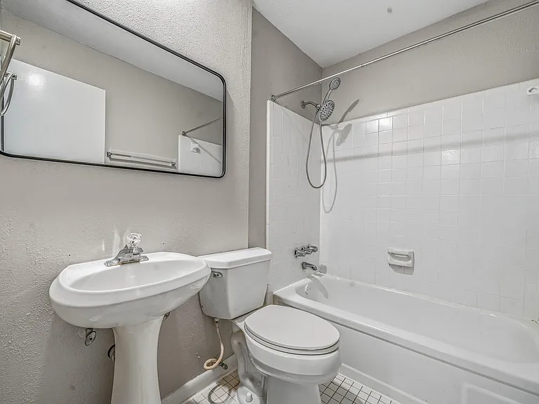 2911 Waypark Dr — Photo 24