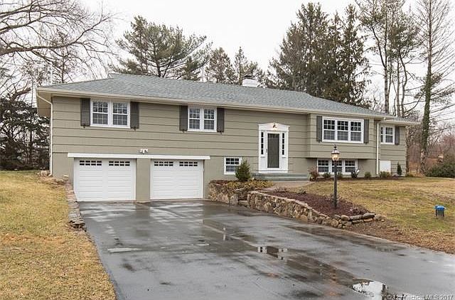 Welcome to the Builder updated 387 Hitching Post Drive!