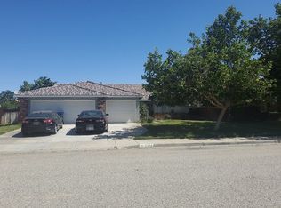 2541 Gemstone Ave, Palmdale, CA 93551
