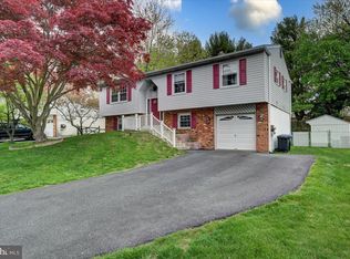 155 Woodstream Rd, Upper Chichester, PA 19061
