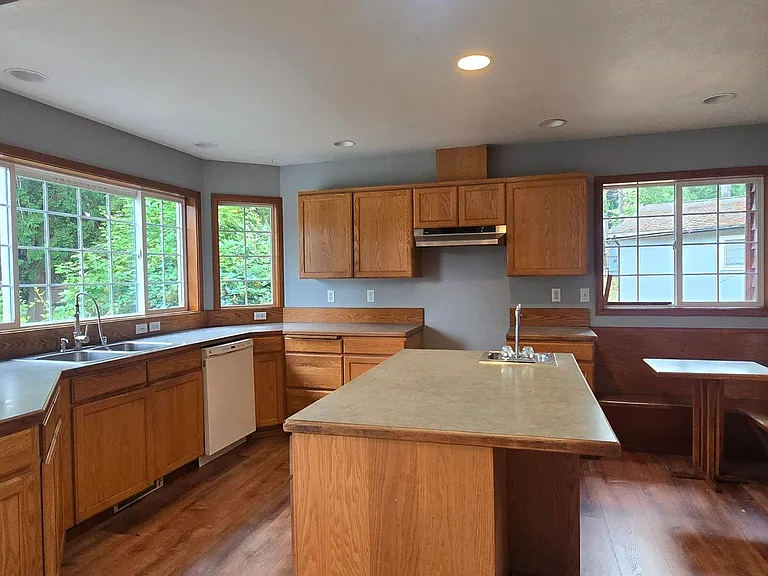11 E Eld Pl — Photo 11