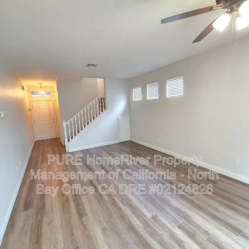 2 bed, 2.5 bath, 1232 sqft, $3,350 — Photo 4