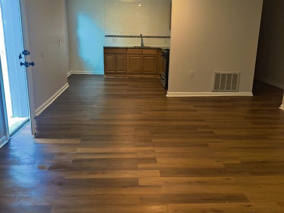 2nd image of 890 N 41st St