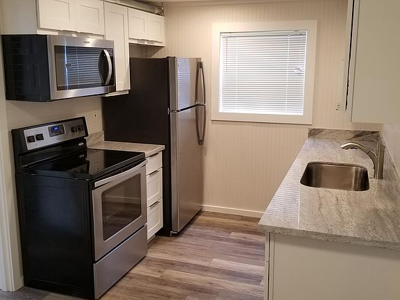 5th image of 127 5th Ave W APT 2