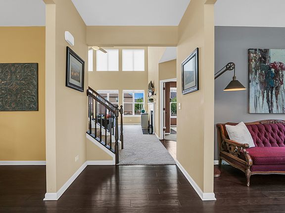 3rd image of 714 Wild Rose Cir