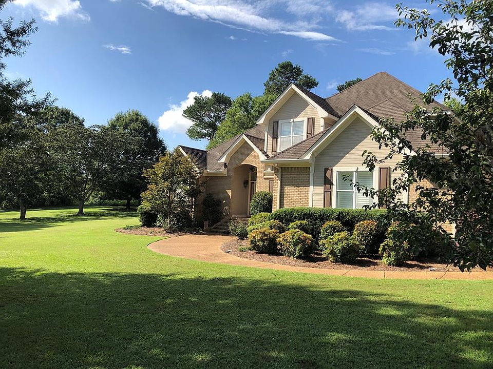 1st image of 743 Shady Oaks Cir