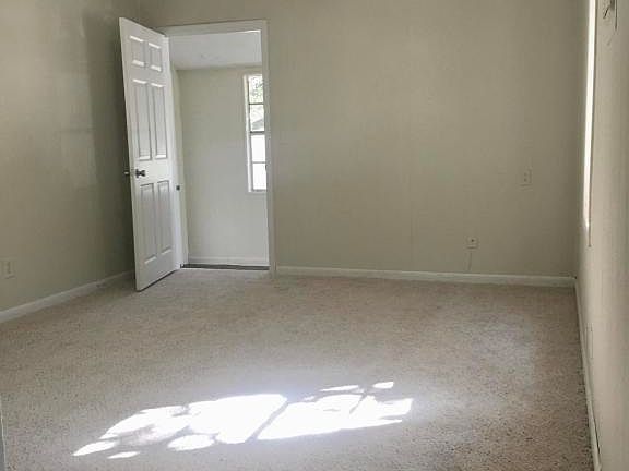 4th image of 2620 N Calomonden Ter
