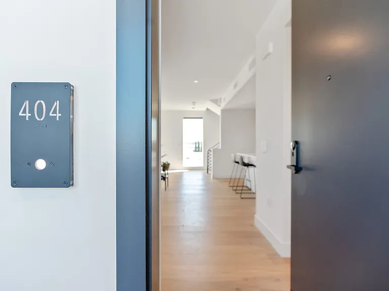 5751 Lexington Ave #201 — Photo 3