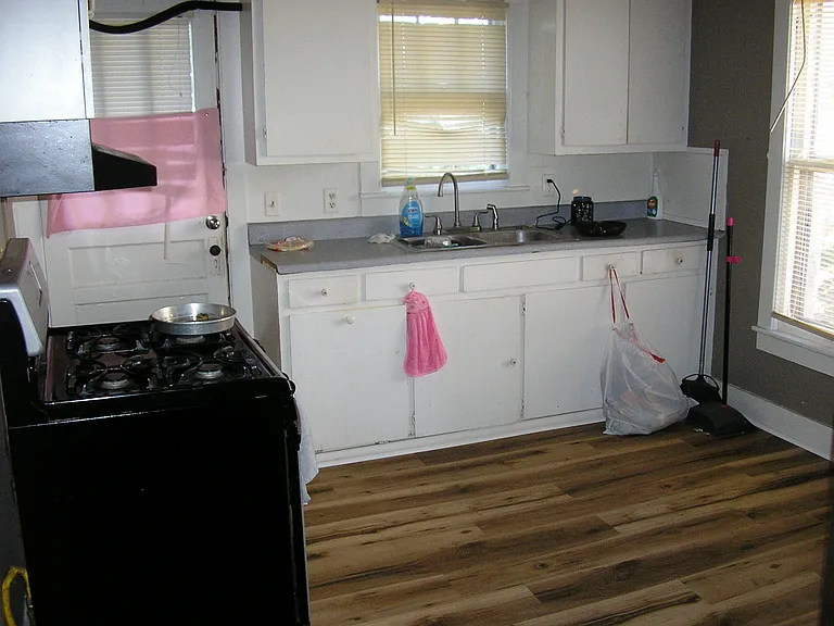 1625 Catherine Dr — Photo 2