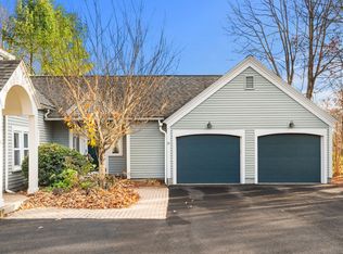 11 Hawthorne Village Rd, Nashua, NH 03062