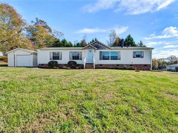 108 Crest Ln, Easley, SC 29640