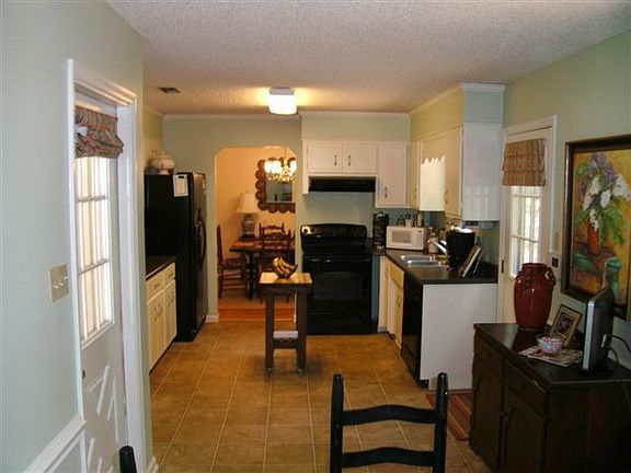 5th image of 2203 Oakgrove Cir