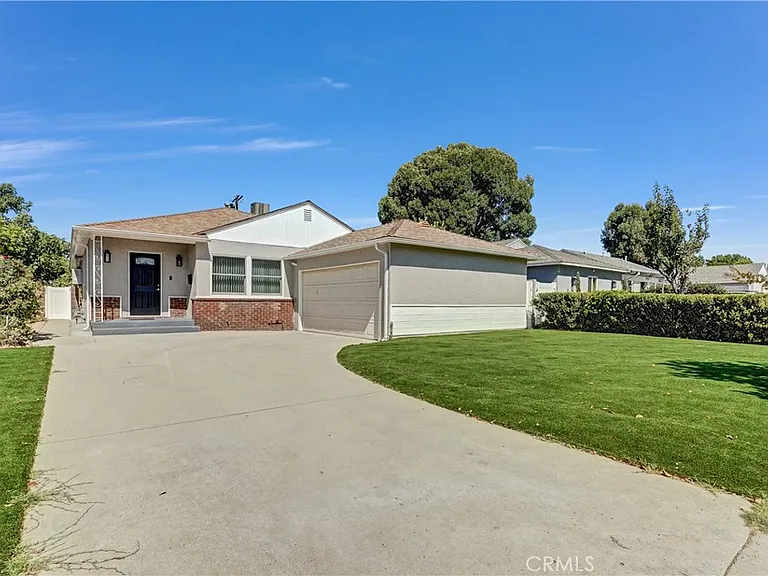 6851 Forbes Ave — Photo 1