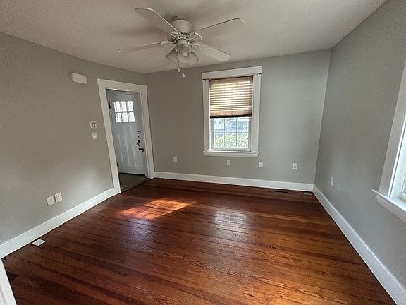 4th image of 647 Kearsarge Way