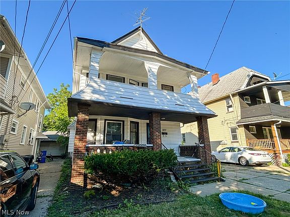 3rd image of 977 Nathaniel Rd