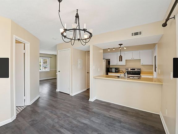 2nd image of 1620 Park Row Dr #1620
