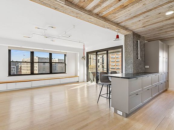 2nd image of 387 Grand St APT K707