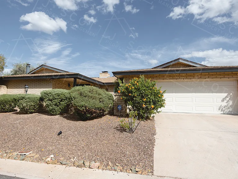9059 N Arroya Vista Dr — Photo 1