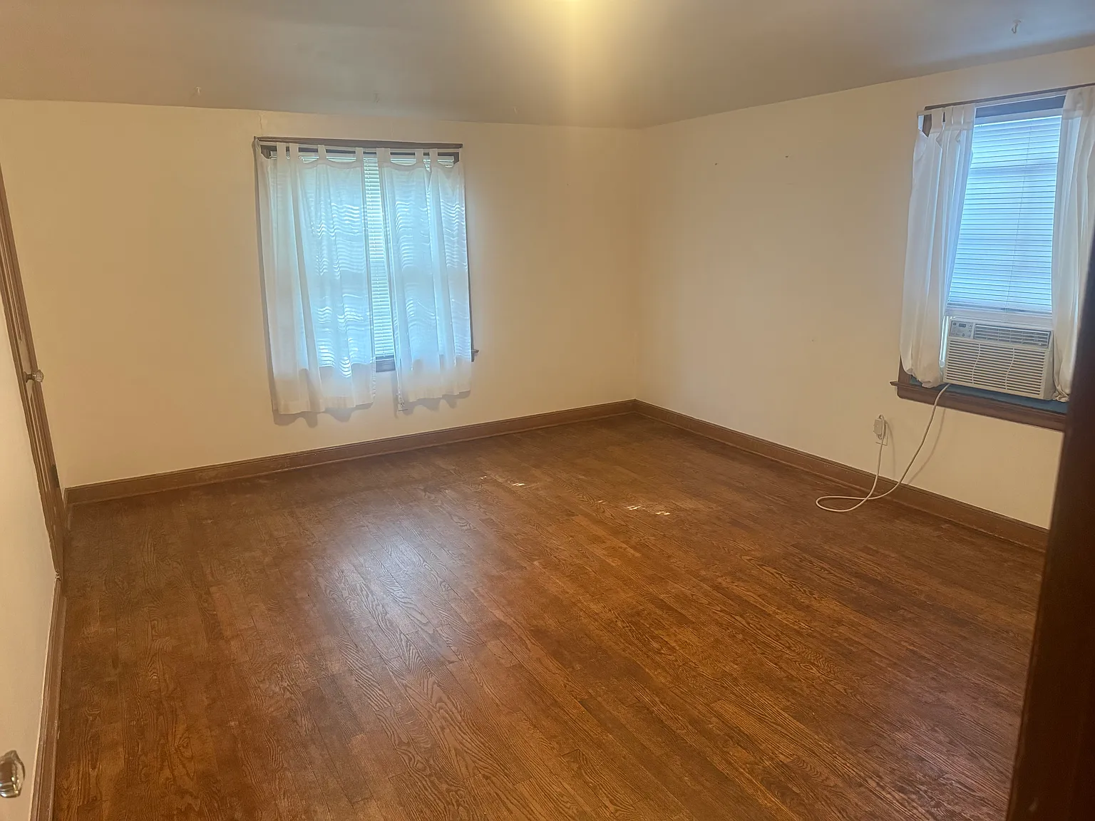 2 bed, 1125 sqft, $1,920 — Photo 2