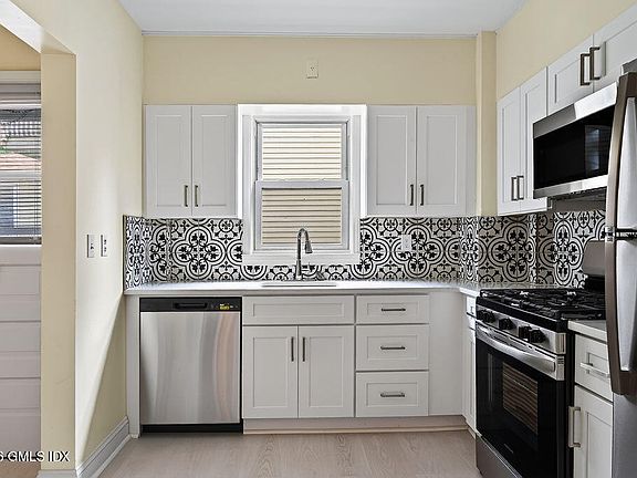 5th image of 14 Sherman Ave Floor 1