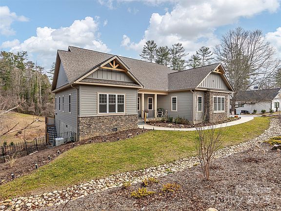 3rd image of 91 Beaumont Dr