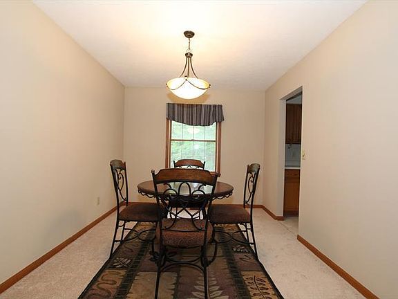 2nd image of 9138 Saddlewood Pl